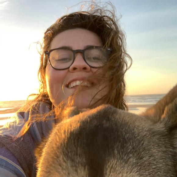 Profile Picture of Carly Haynes (@haynes1996) on Poshmark