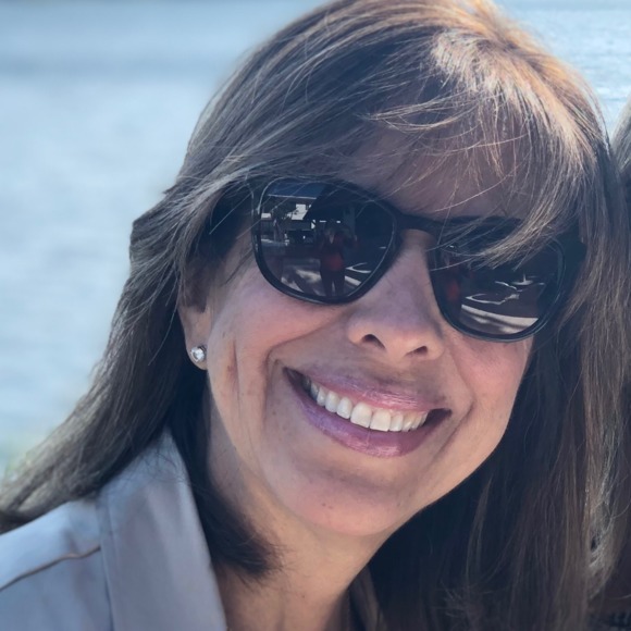 Profile Picture of Piedad Bilyk (@petiebilyk) on Poshmark