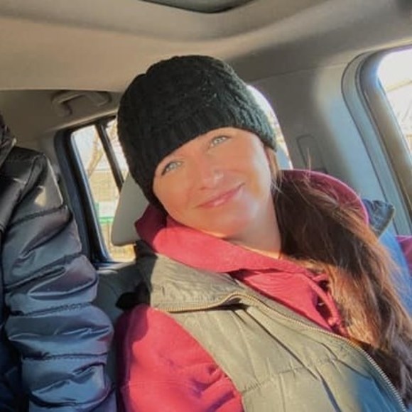 Profile Picture of Sarah Sandvik (@sarahjoknight) on Poshmark