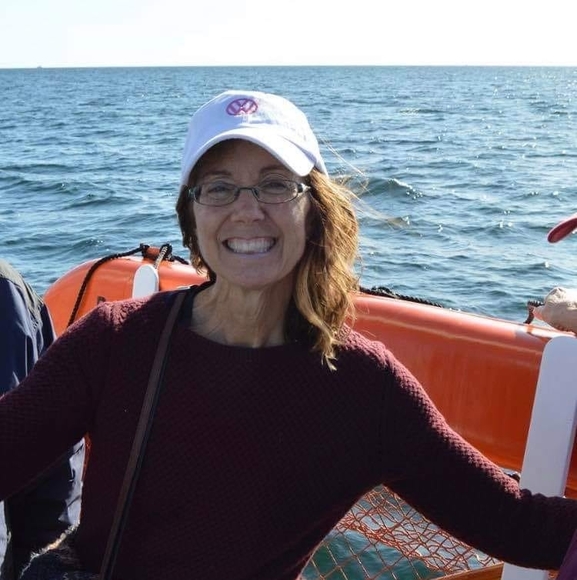 Profile Picture of Laura Ziccarelli (@lauraziccarelli) on Poshmark