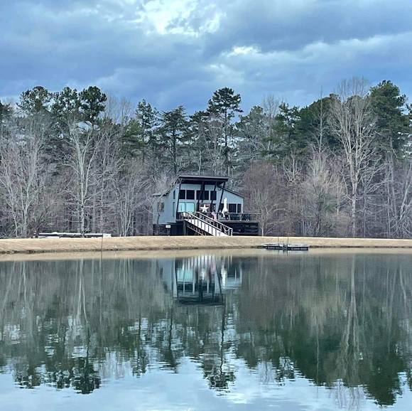 Profile Picture of Kevin Johanneson (@raakevin) on Poshmark