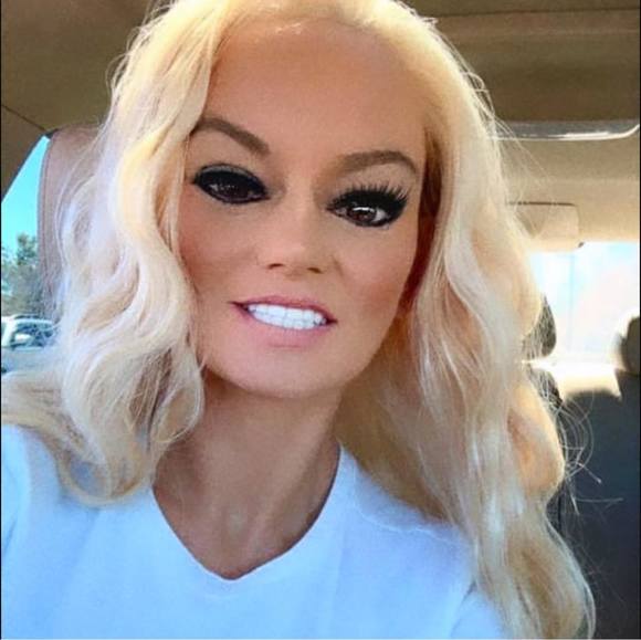 Profile Picture of Shawna Cobb (@shawnamacagba) on Poshmark