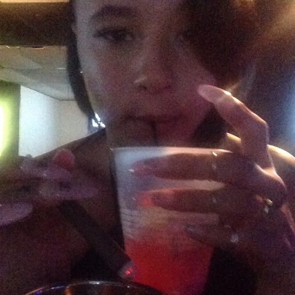 Profile Picture of Jazmyn Renner (@sweethustleee) on Poshmark