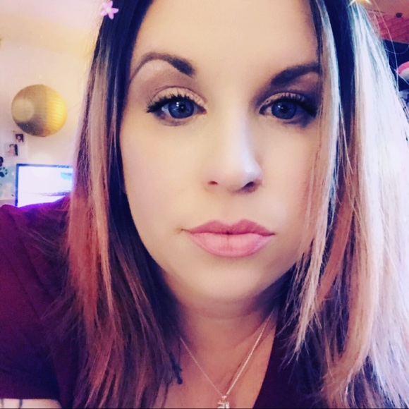 Profile Picture of Steffanie Kimerer (@steffmoore36) on Poshmark