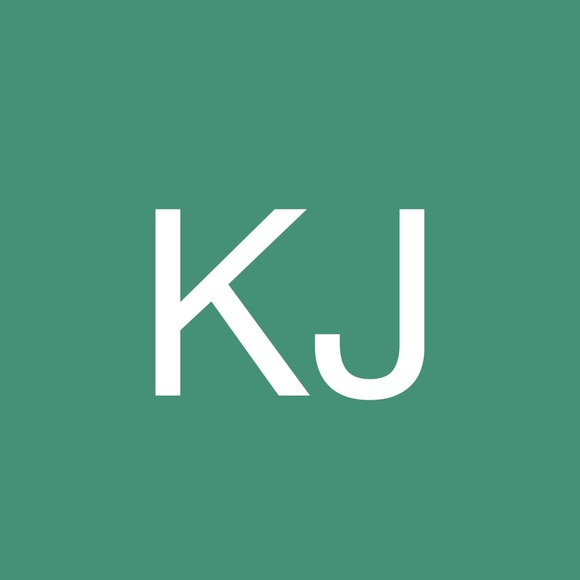 Profile Picture of Katelyn Jandreau (@katelynjandreau) on Poshmark