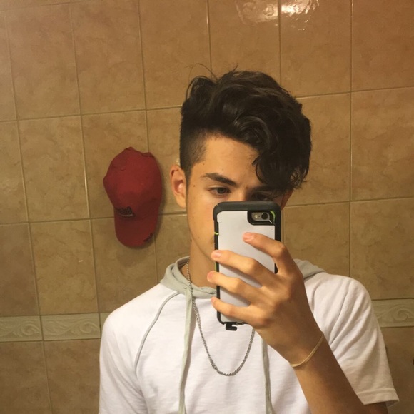 Profile Picture of Ivan Enriquez (@20ismenr) on Poshmark