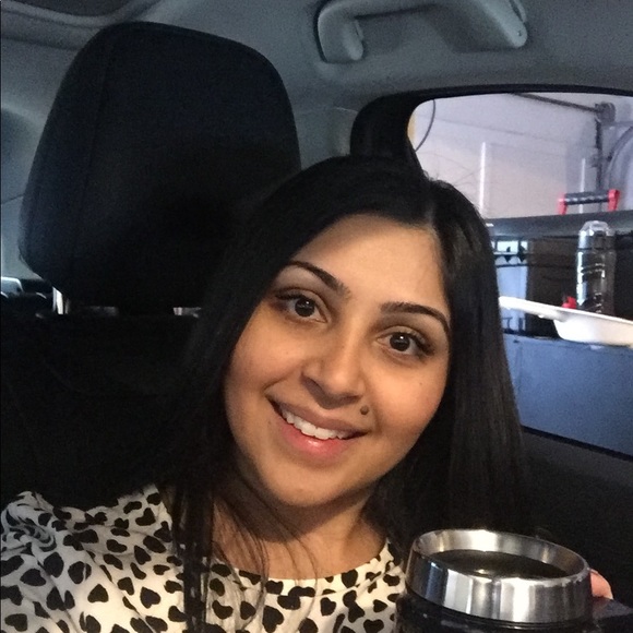 Profile Picture of Jessica Rehal (@jrehal) on Poshmark