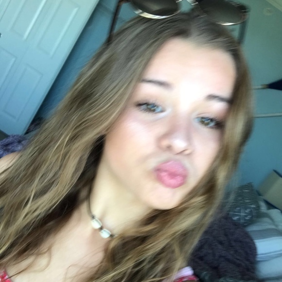 Profile Picture of Elise Jackels (@elisejackels) on Poshmark