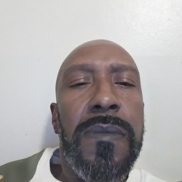 Profile Picture of Al Thomas (@stuff313) on Poshmark