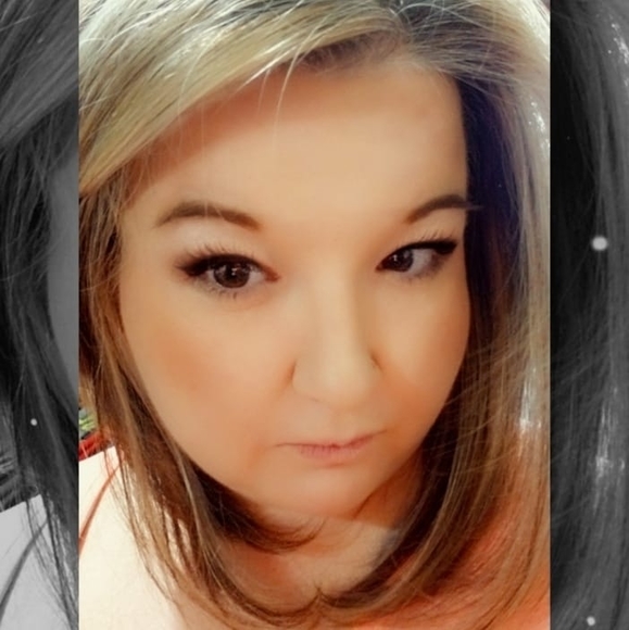 Megan Heston - Poshmark Profile Picture of Megan Heston (@megs8605) on Poshmark