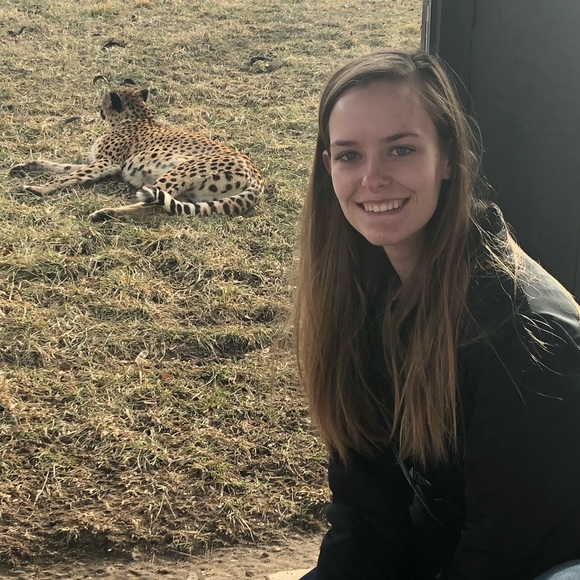 Profile Picture of Bethanie Tansy (@bethtans) on Poshmark