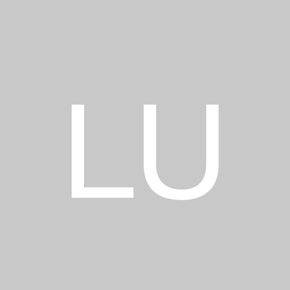 Profile Picture of Larry Urrego (@lurrego) on Poshmark