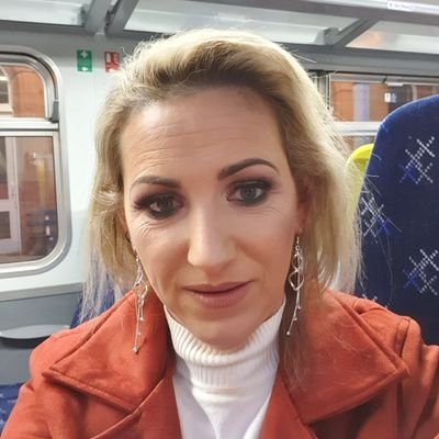 Profile Picture of Charlene Craig (@chaz800) on Twitter