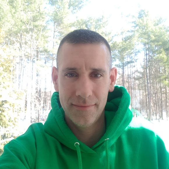 Profile Picture of Edward James (@ey_mkjames) on Poshmark