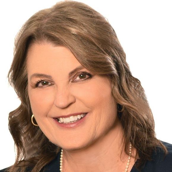 Profile Picture of Kim Schmoll (@schmoll99) on Poshmark