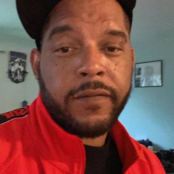 Profile Picture of Adrian Mitchell-el (@jadenmalik) on Poshmark