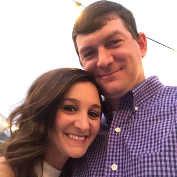Profile Picture of Amy Crump (@aimscrump) on Poshmark