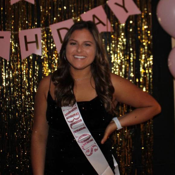 Profile Picture of Callihan Moraska (@callikaye28) on Poshmark