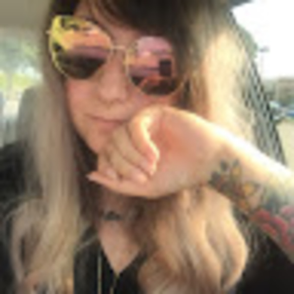 Profile Picture of Alex bandow Bandow (@wolf_spit) on Poshmark