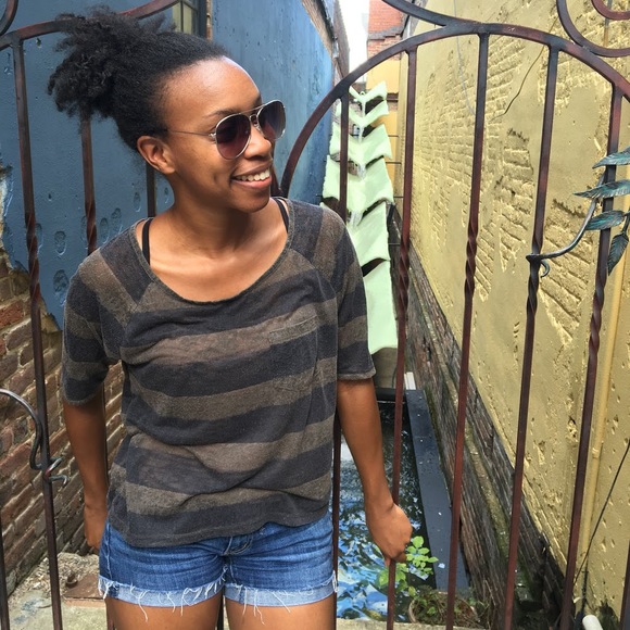 Profile Picture of Darnysha Nard (@darneeshuhhh) on Poshmark