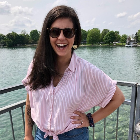 Profile Picture of Brianna Ruggio (@briannagiancola) on Poshmark