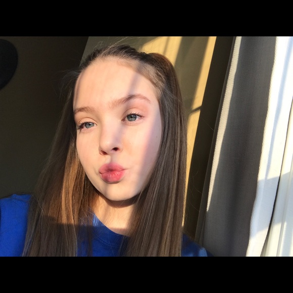 Savanna Schmidt - Poshmark Profile Picture of Savanna Schmidt (@22schmidt) on Poshmark