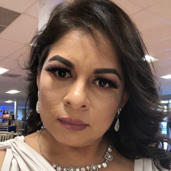 Profile Picture of Araceli Jimenez (@aracelijimen19) on Poshmark