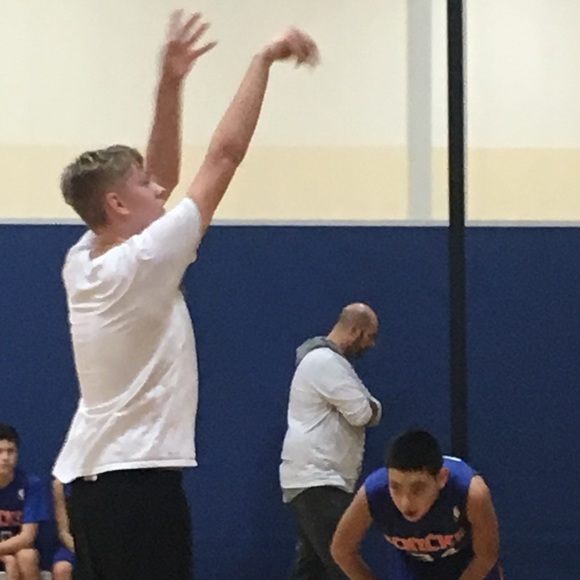 Profile Picture of Josh Lynch (@jdl_10) on Poshmark