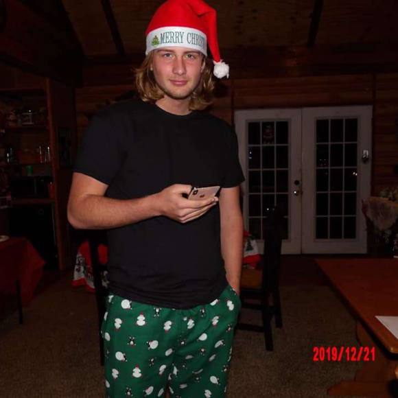 Profile Picture of Landon Housman (@landonhousman) on Poshmark