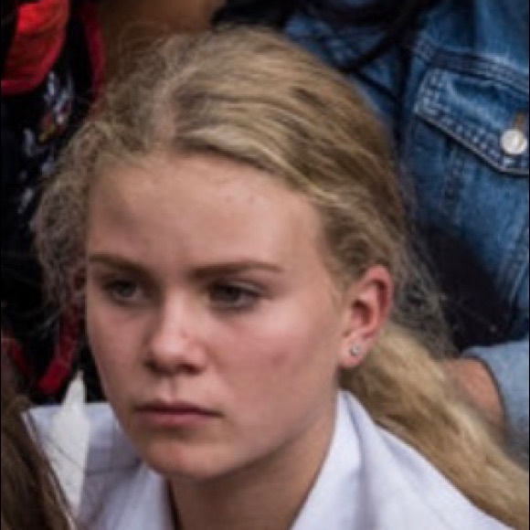 Profile Picture of Cynthia Frankey (@cynthia_frankey) on Poshmark