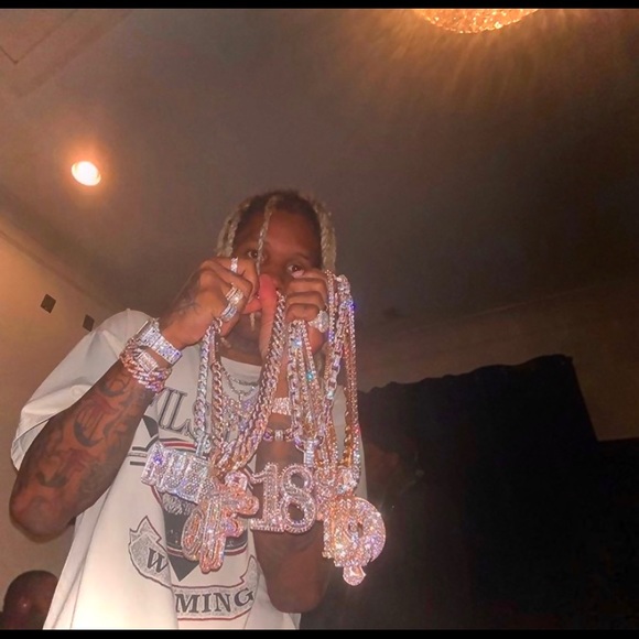 Profile Picture of Fernando Rojas (@diornandoo) on Poshmark