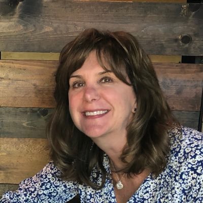 Profile Picture of Diane Muench (@mamamuench) on Twitter