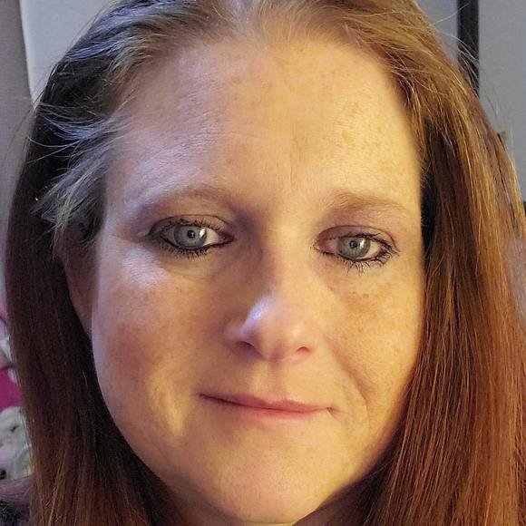 Dawn Bauswell - Poshmark Profile Picture of Dawn Bauswell (@sugs71) on Poshmark