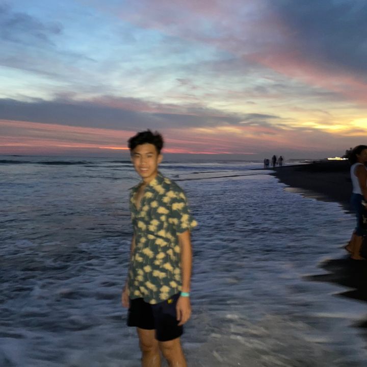 Profile Picture of leo (@leonard.loh) on Tiktok