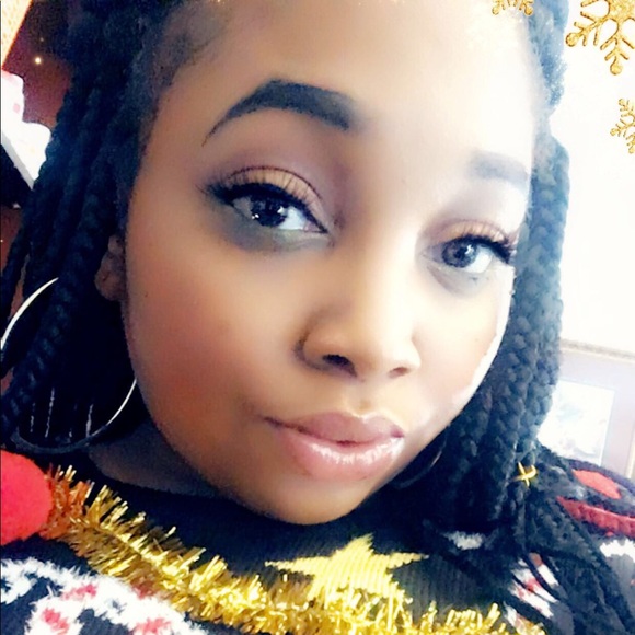 Profile Picture of Tyadrain Loadholt (@tyadrain) on Poshmark