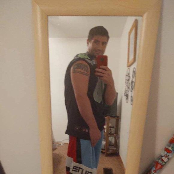 Jeffrey Jelmberg - Poshmark Profile Picture of Jeffrey Jelmberg (@deffyj2) on Poshmark