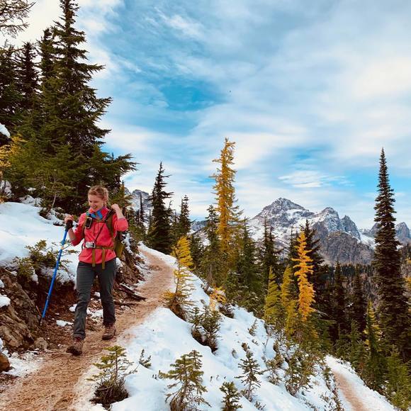 Profile Picture of Casandra Bergkamp (@csbergkamp) on Poshmark