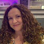 Profile Picture of Helen Wilkinson (@rupertandsasha) on Instagram