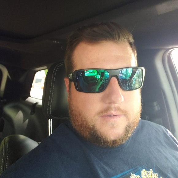 Profile Picture of Ben Bosowski (@speedway87) on Poshmark