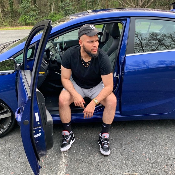 Profile Picture of Aaron Palacios (@anp23) on Poshmark