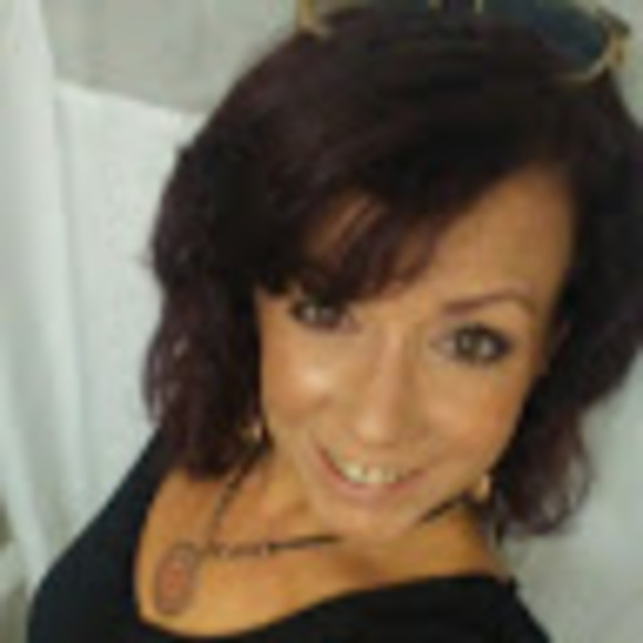 Julie Poush - Poshmark Profile Picture of Julie Poush (@poushjulie) on Poshmark