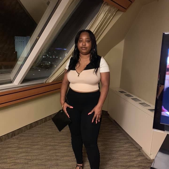 Profile Picture of Rasheda Smalls (@rashedasmalls30) on Poshmark