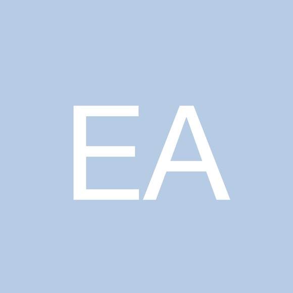 Profile Picture of Elizabeth Affronti (@eaffronti) on Poshmark