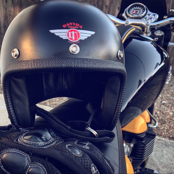 Profile Picture of Brad Parker (@bdeweyp) on Poshmark