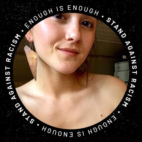 Profile Picture of Alexis Alexis (@alexisrosegrad) on Poshmark