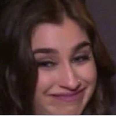 Profile Picture of Kerri (@5HandCClove) on Twitter