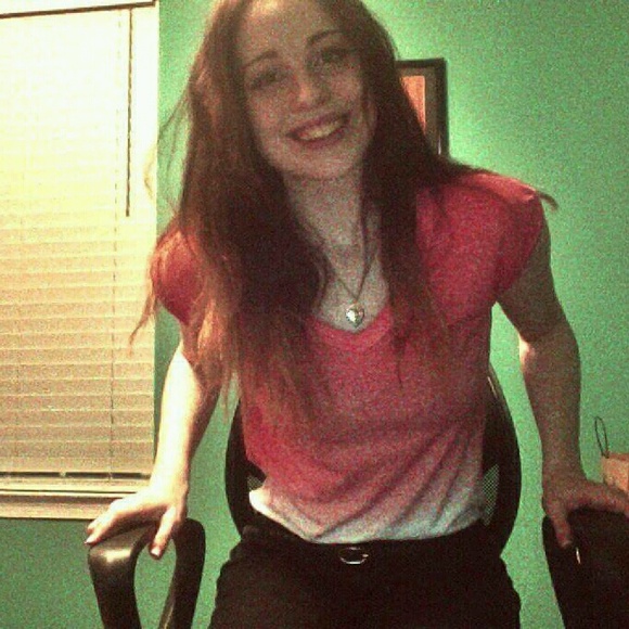 Profile Picture of Sami Worsham (@busysami2016) on Poshmark