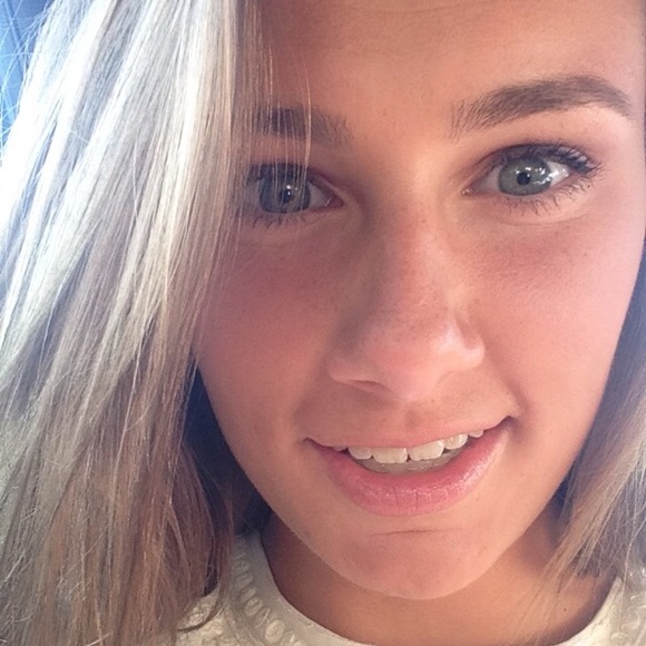 Profile Picture of Myla Detour (@mylad) on Poshmark