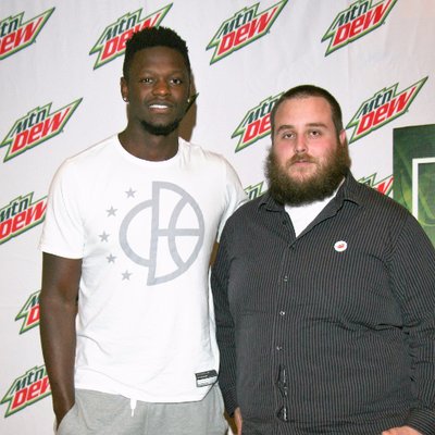 Profile Picture of Dustin Parrish (@dpleezy) on Twitter