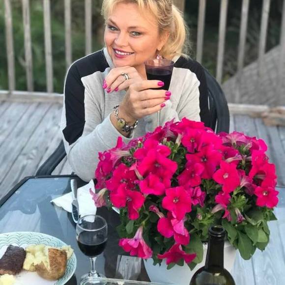 Amy Serkedakis - Poshmark Profile Picture of Amy Serkedakis (@amylserk) on Poshmark